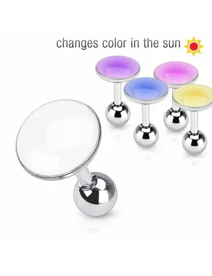 Piercing cartilage réactif au soleil