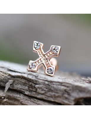 Piercing cartilage plaqué or croix tréflée
