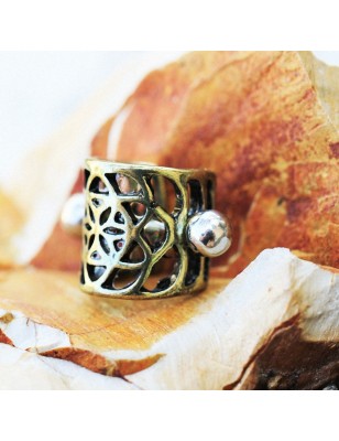 Piercing cartilage manchette pentagramme floral