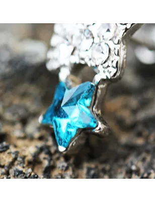 Piercing cartilage étoile brillante