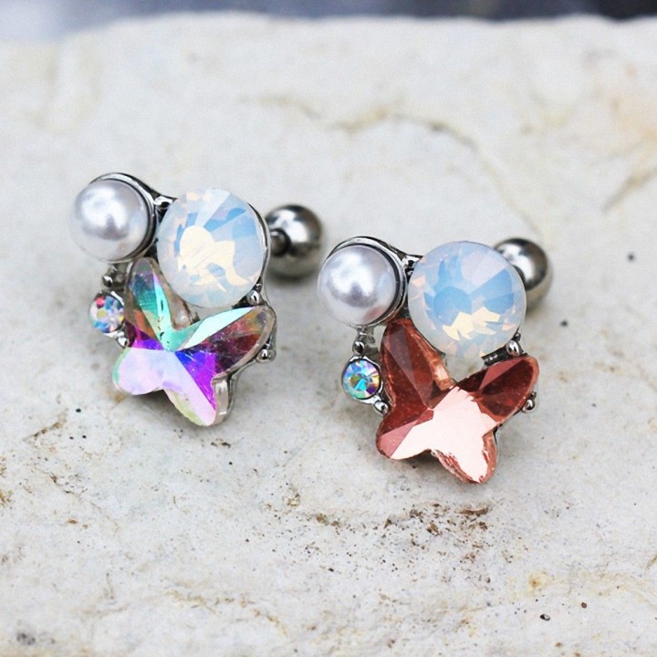 Piercing cartilage papillon étincelant