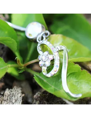 Piercing nombril marguerite aurore boréale