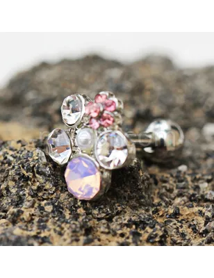 Piercing cartilage hélix fleur sauvage