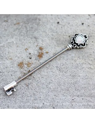 Piercing oreille industriel clef victorienne
