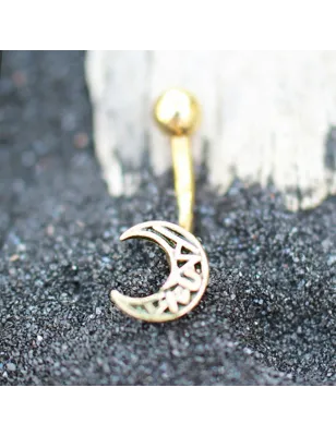 Piercing nombril plaqué or croissant de lune henné