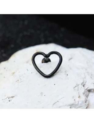 Piercing oreille cartilage en forme de coeur