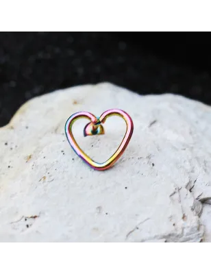 Piercing oreille cartilage en forme de coeur