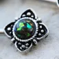 Piercing téton fleurs mystiques opales