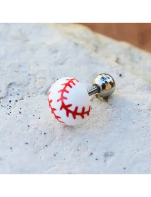 Piercing cartilage oreille balle de baseball