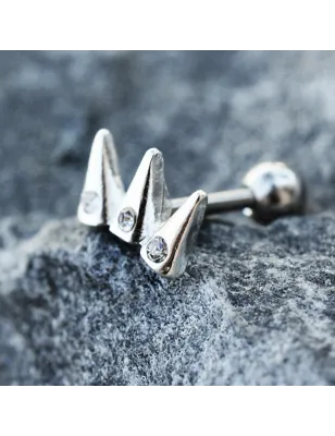 Piercing cartilage oreille triple spikes gemmes