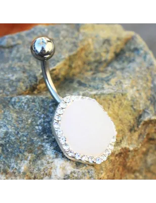 Piercing nombril pierre druse blanche