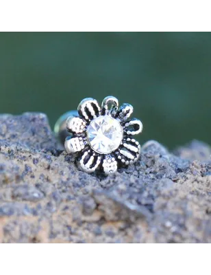 Piercing oreille cartilage hélix marguerite