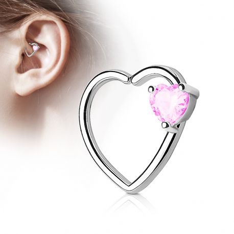 Piercing cartilage daith gemme coeur rose