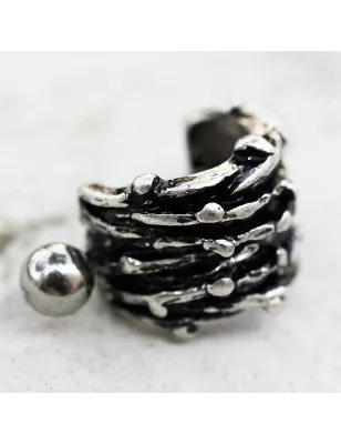 Piercing cartilage hélix manchette épines gothique