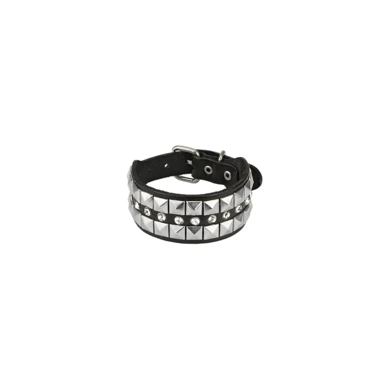 Bracelet en Cuir noir ajustable avec pyramides et Strass