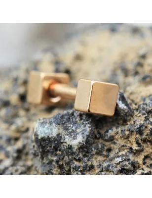 Piercing hélix plaqué or cubes