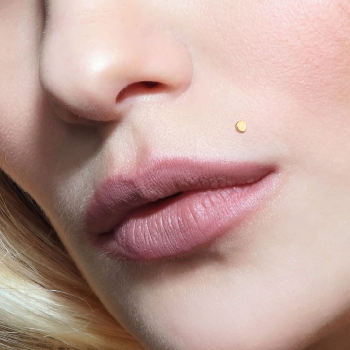 Piercing labret Bioplast embout rond en Or Jaune 14 Carats