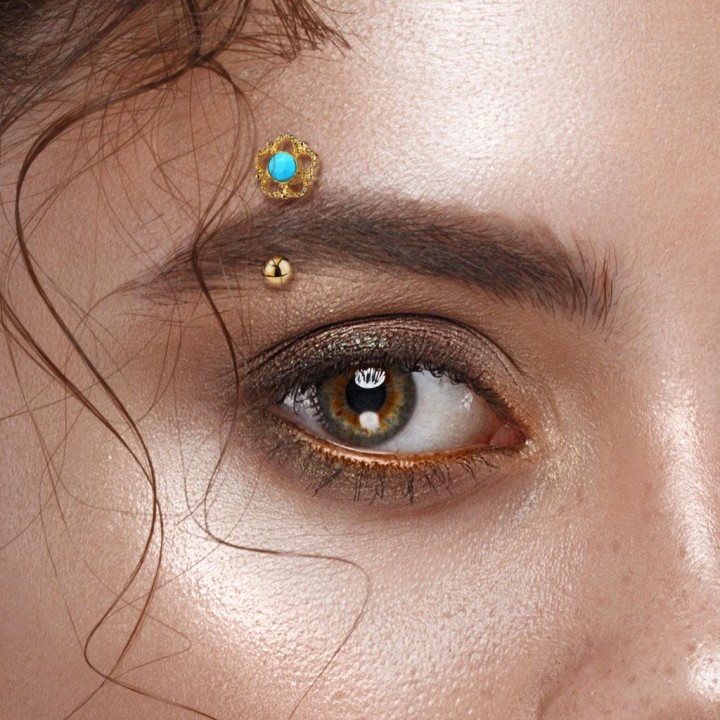 Piercing arcade plaqué or fleur filigrane turquoise