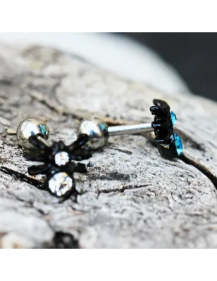 Piercing oreille cartilage en forme d'araignée