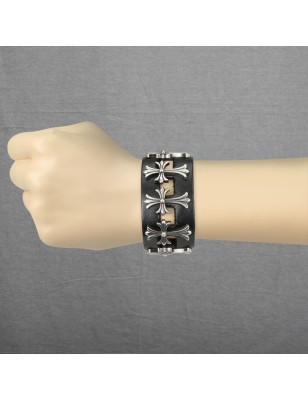 Bracelet homme en cuir noir avec cinq croix celtiques