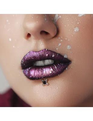 Piercing labret oreille tribal pyramide cristal noir