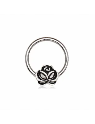 Piercing anneau captif fleur antique