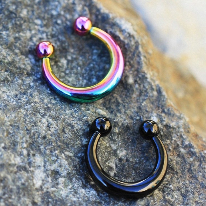 Faux piercing septum acier PVD
