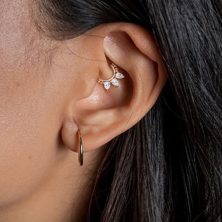 Piercing anneau segment acier plaqué or rose perles et poires