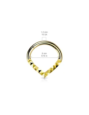Piercing anneau segment acier doré chevrons pyramides