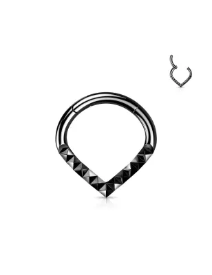 Piercing oreille anneau segment acier noir chevrons pyramides