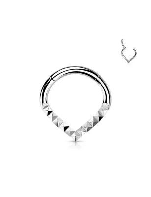 Piercing oreille anneau segment acier chirurgical chevrons pyramides