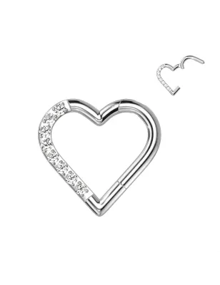 Piercing oreille anneau segment titane G23 coeur pavé