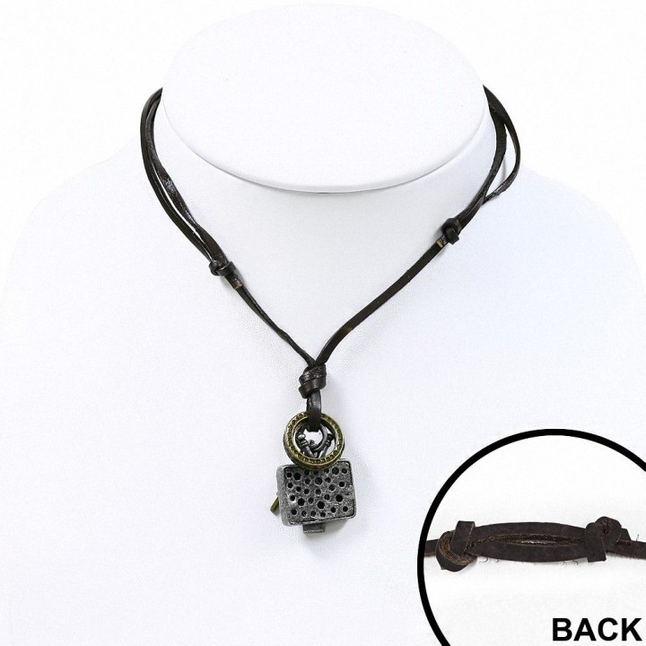 Collier en cuir brun avec pendentif television