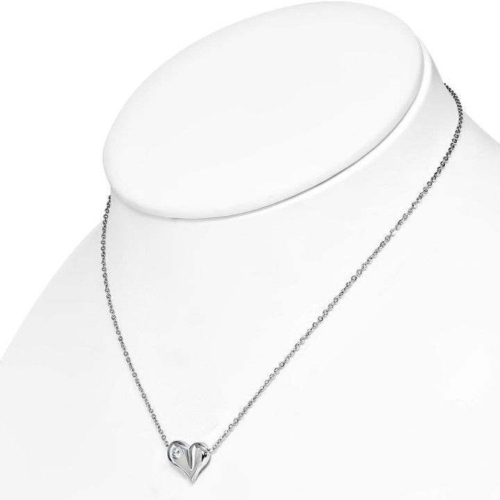 Collier en acier avec pendentif coeur love