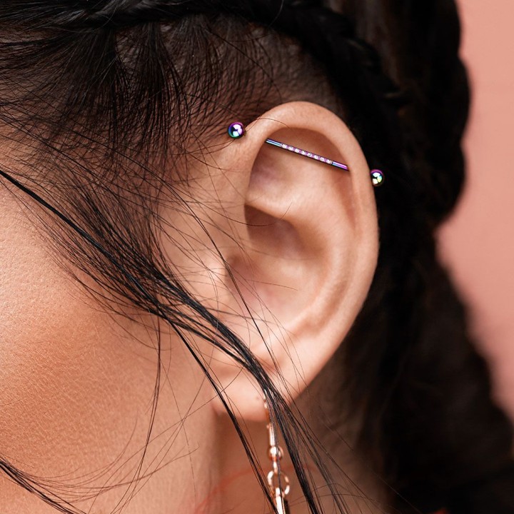 Piercing industriel en acier multicolore ligne de strass blanc