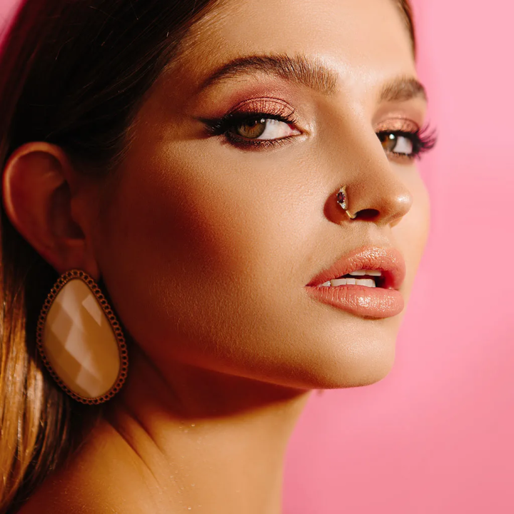 Piercing nez anneau pierre ovale rouge