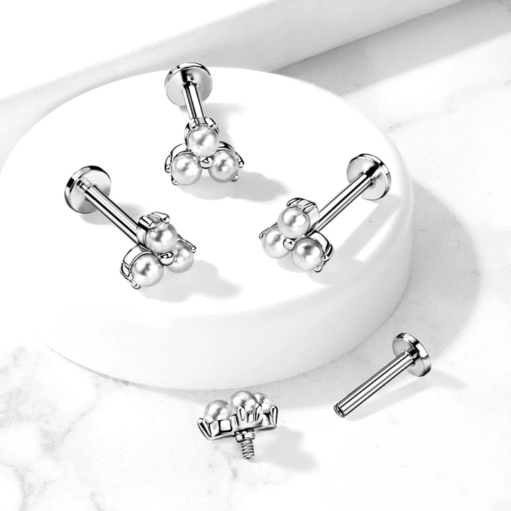 Piercing labret oreille trois perles