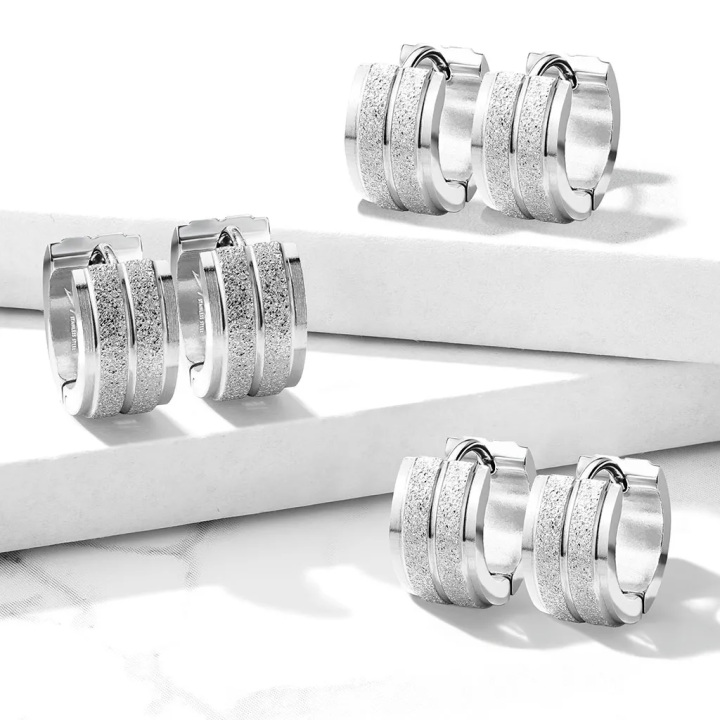 Paire Boucles d'oreille anneaux acier argenté sablé