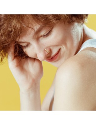 Piercing nez tige droite doré courbes pavé de strass