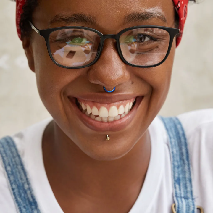 Anneau titane opale bleue – piercing clicker disponible en 3 tailles