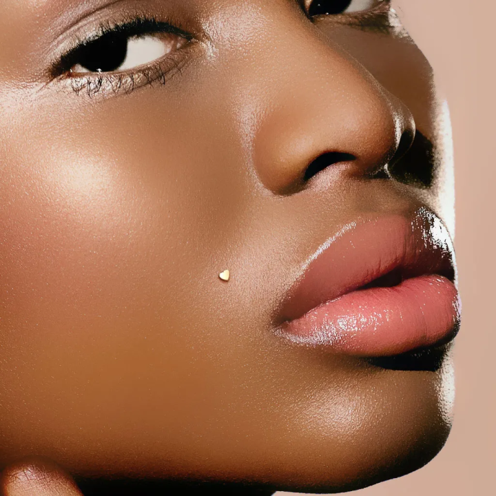 Labret oreille en or 14 carats cœur push-in | Piercing romantique