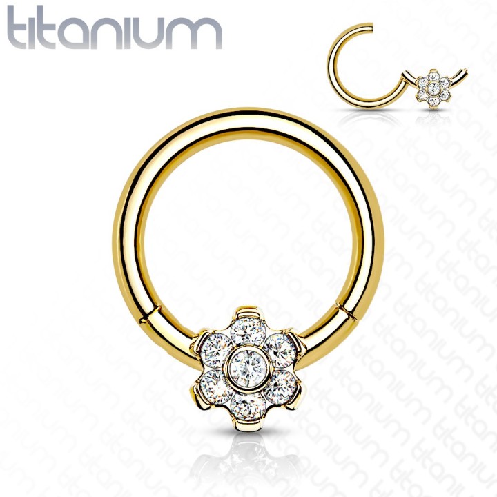 Anneau fleur doré en titane – Piercing daith et septum élégant