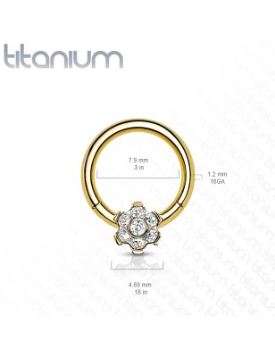 Anneau fleur doré en titane – Piercing daith et septum élégant