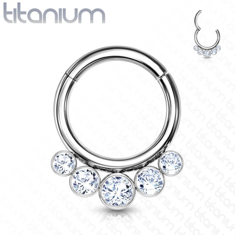 Piercing anneau titane 5 zircons (septum, daith) Piercing anneau titane 5 zircons (septum, daith)