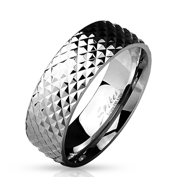 Bague Homme Acier Inoxydable Motif Pyramides 8mm – Tailles 59 à 69