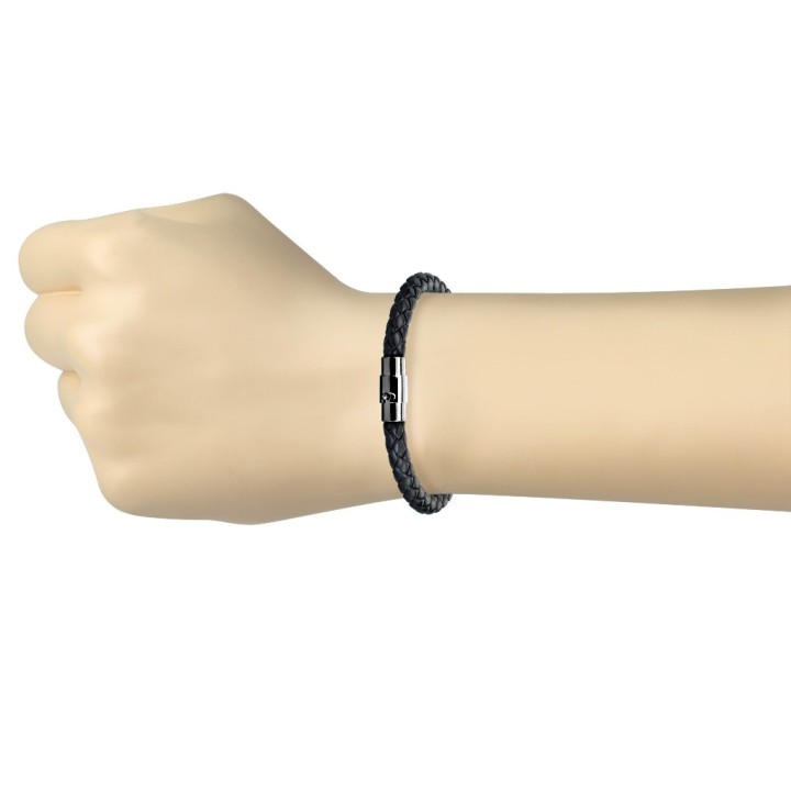 Bracelet cordon Bolo tressé noir fermeture noire - porté au poignet