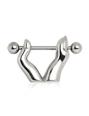 Piercing téton doigts