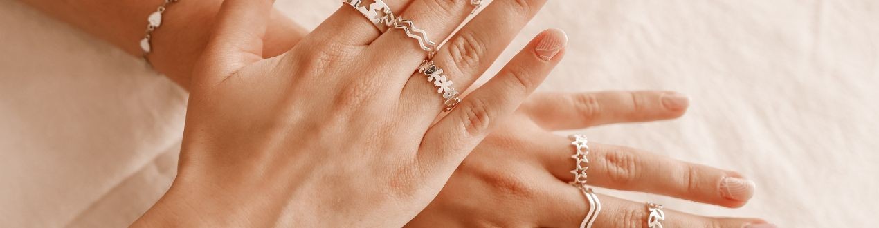 Bagues en Argent : Bijoux Élégants & Intemporels