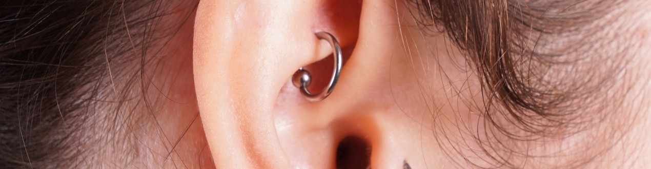 Piercing Rook : Bijoux Élégants & Tendance